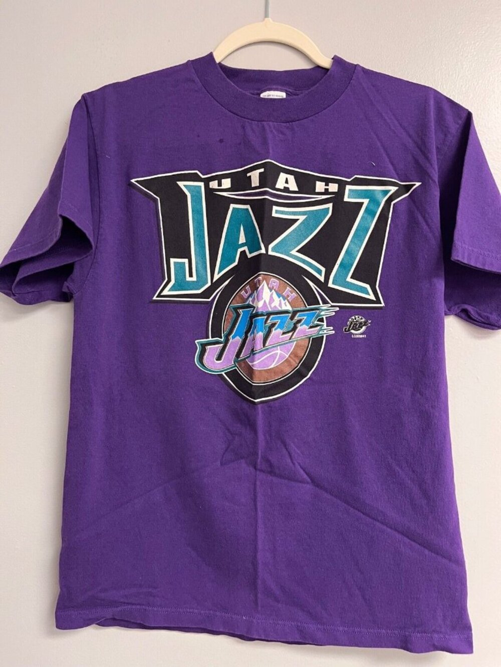 Vintage Logo 7 Utah Jazz Purple T-Shirt Medium 100% Cotton Retro NBA Apparel